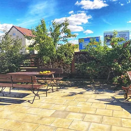 בית אירוח Reda *