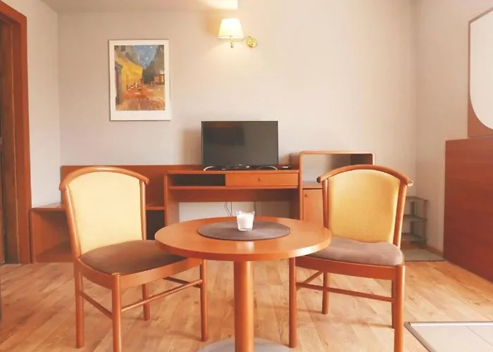 Δωμάτια σε οικογενειακή κατοικία Reda