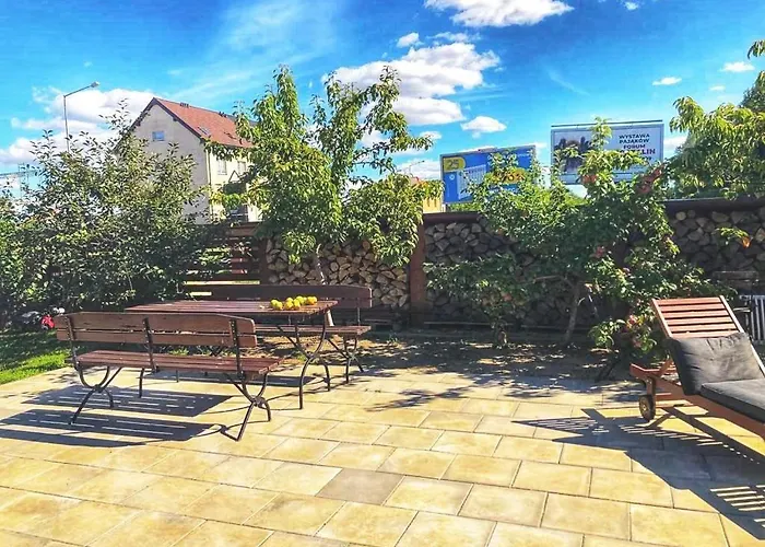 Δωμάτια σε οικογενειακή κατοικία Reda *